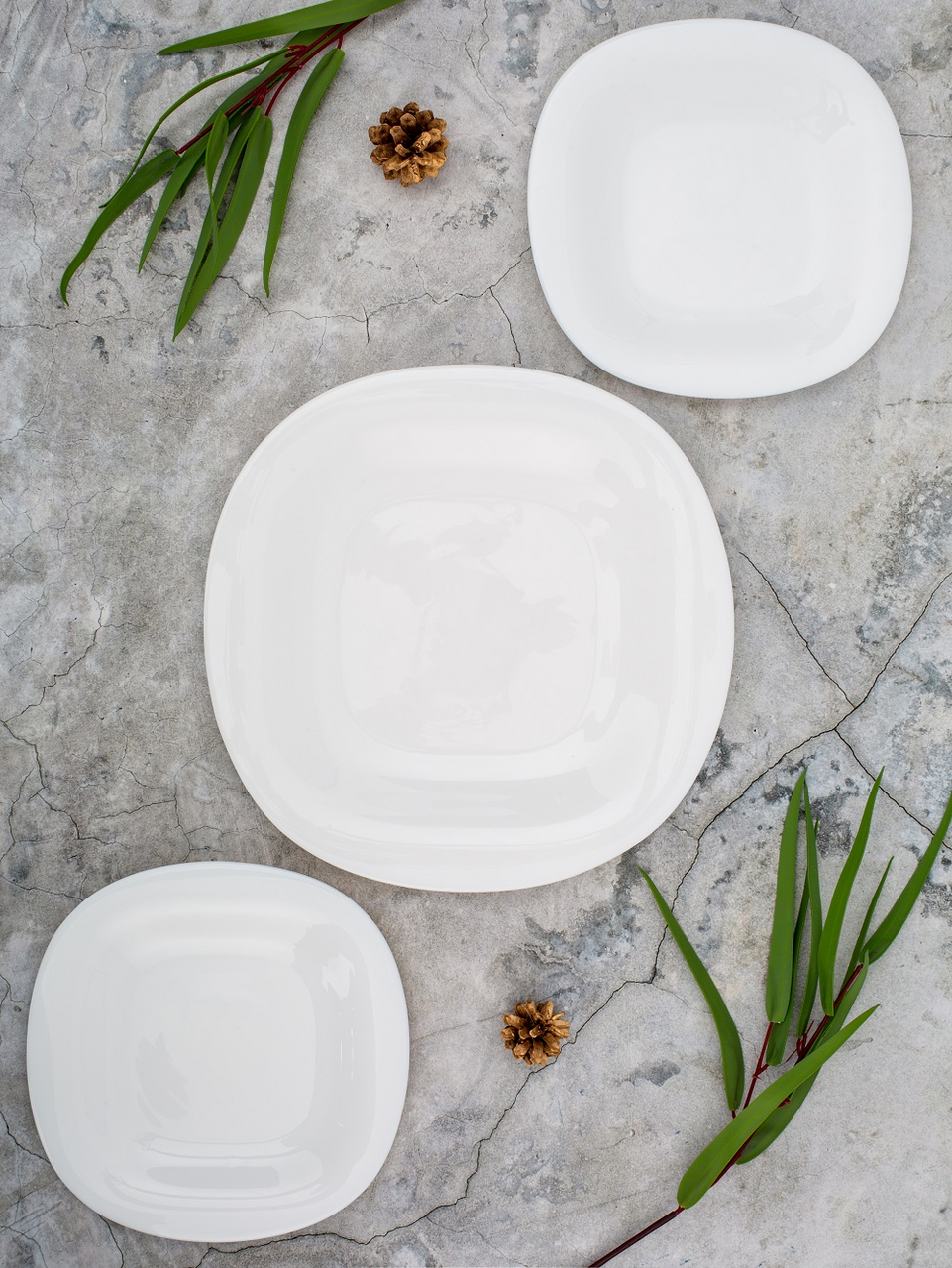 Тарелка обеденная Luminarc Carine белая, 26см