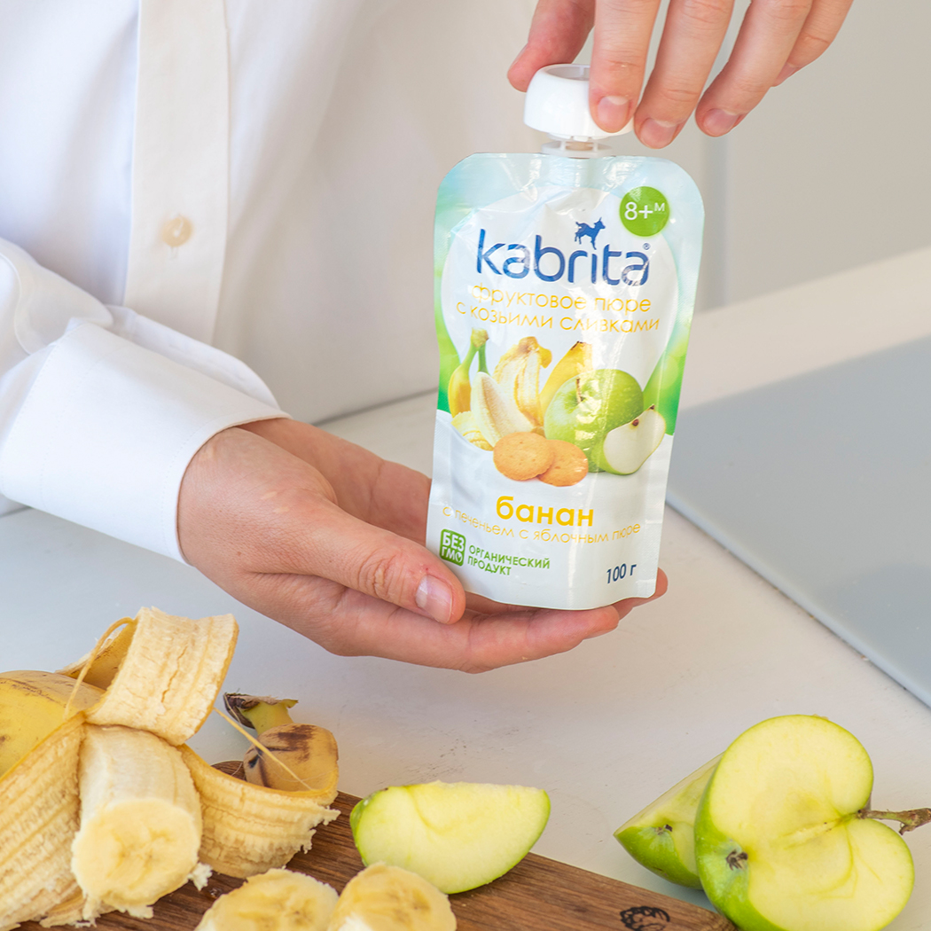 Пюре Kabrita фруктовое с козьими сливками банан с печеньем с яблочным пюре с 6 месяцев