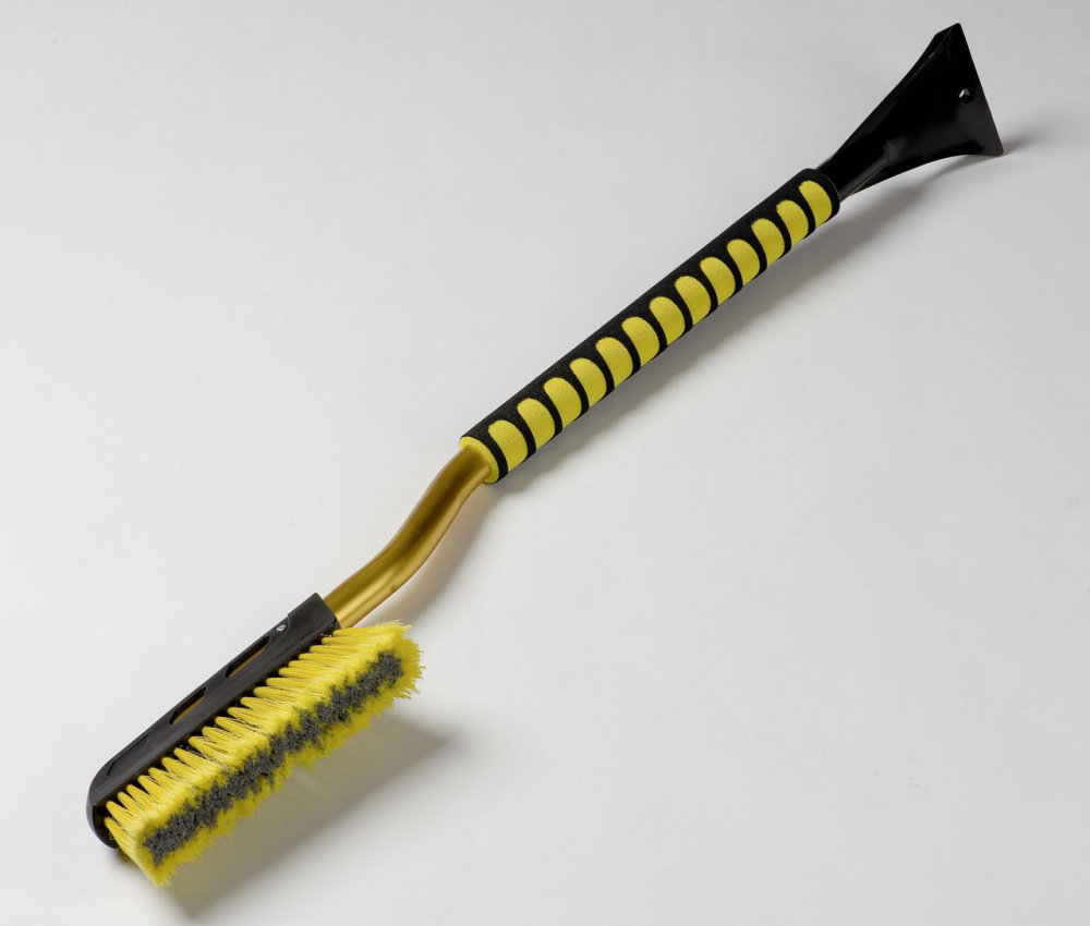 Зимняя щетка SAPFIRE SF-0002 со скребком