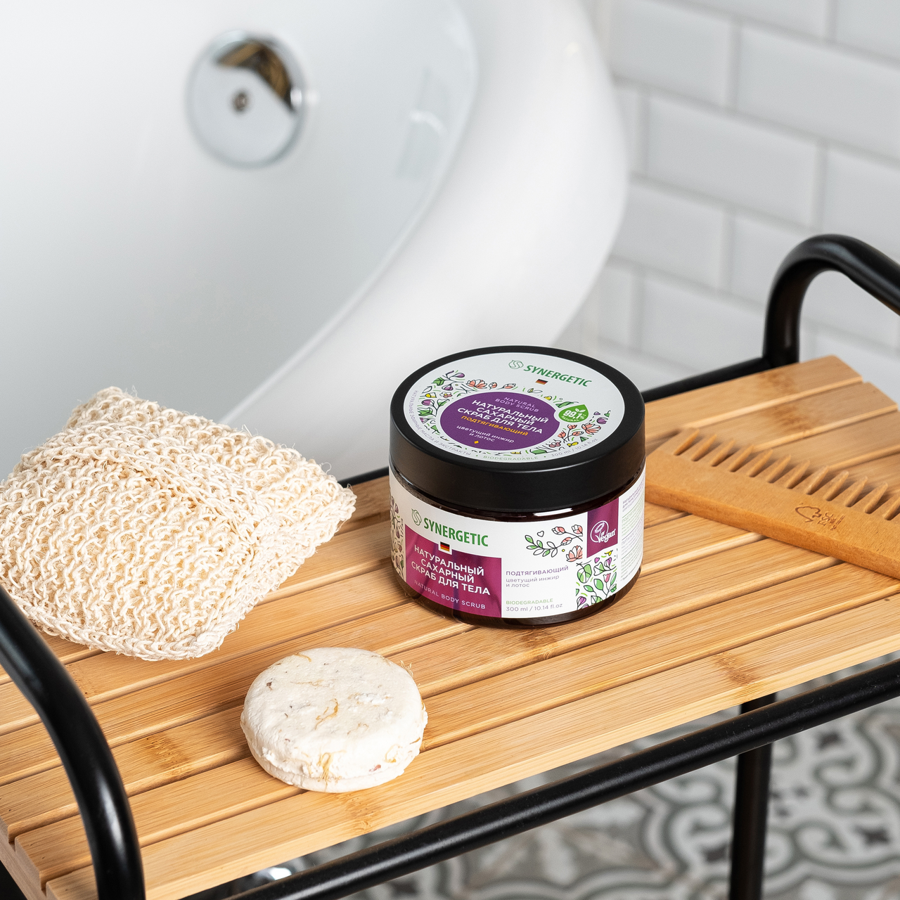 Скраб для тела Synergetic Цветущий инжир и лотос подтягивающий, 300мл
